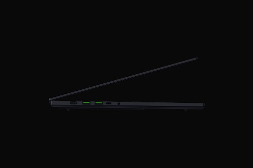 Razer Blade 16 Intel Core Ultra 9 386H Laptop 40.6 cm (16") WQXGA 32 GB LPDDR5x-SDRAM 2 TB SSD NVIDIA GeForce RTX 5090 Wi-Fi 7 (802.11be) Windows 11 Home Black QWERTY UK English